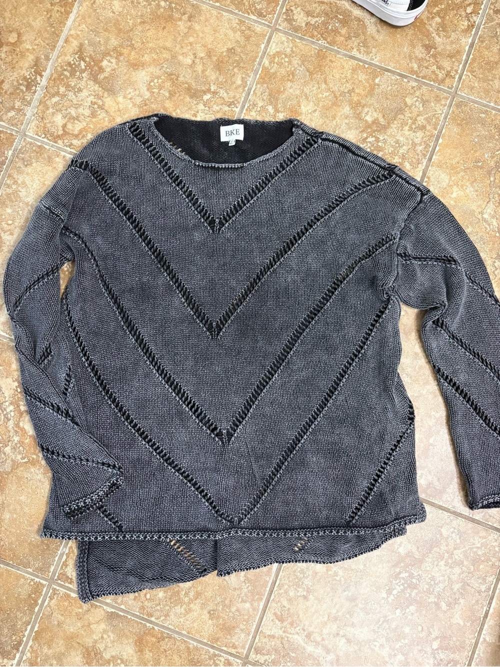 BKE Women’s Washed Black Chevron Knit Sweater